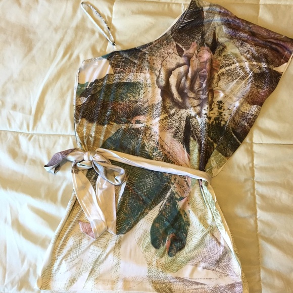 🌺🌺Off Shoulder Tank - Picture 2 of 4